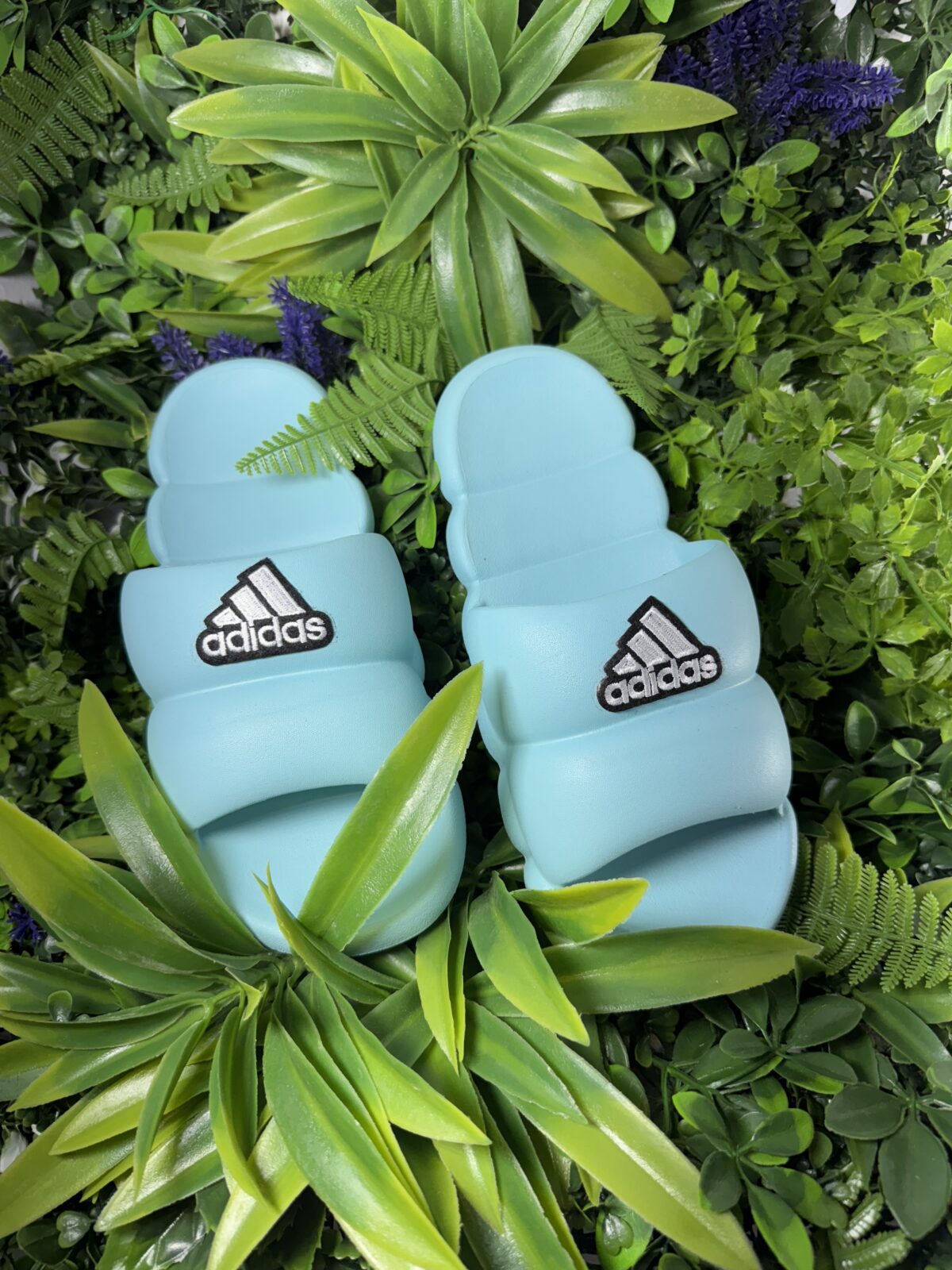 εντυπωσιακά slides από την Adidas Σε Γαλάζιο χρώμα