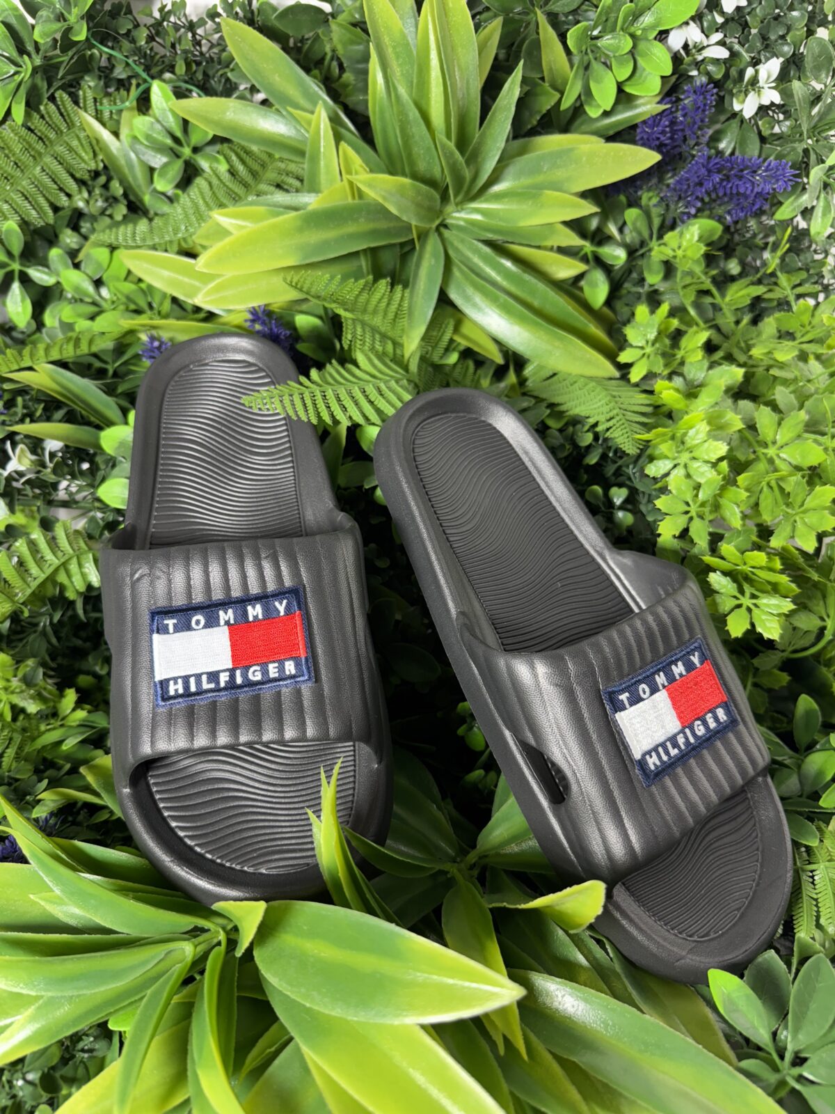 παντόφλες από τη Tommy Hilfiger Σε μαύρο χρώμα