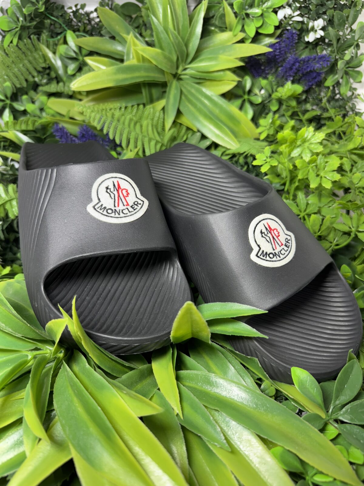 εντυπωσιακά slides από τη Moncler Μαύρο χρώμα