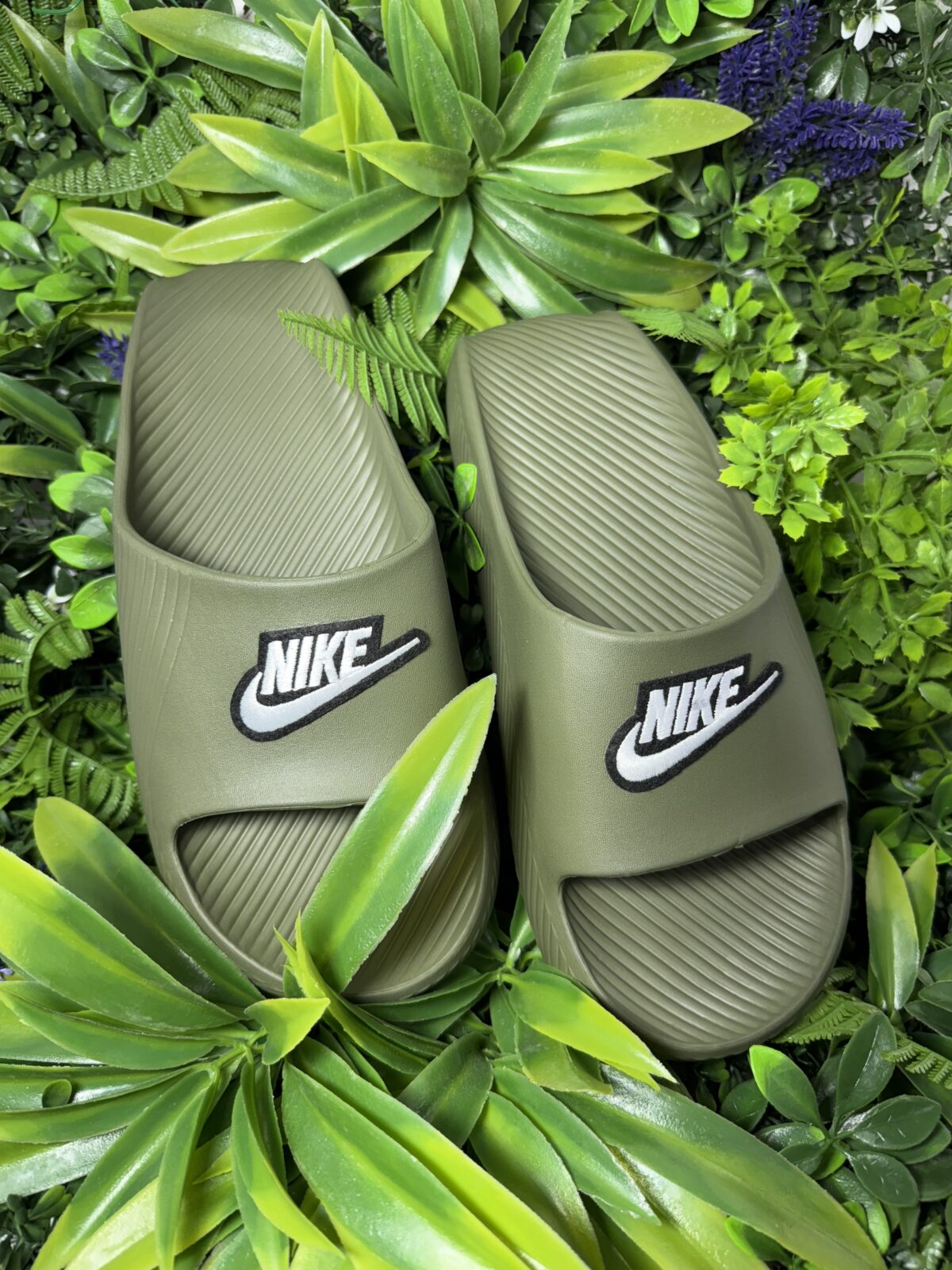 εντυπωσιακά slides από τη Nike Σε Χακί χρώμα